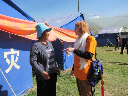 yushuqinghai visiting refuge camps .jpg